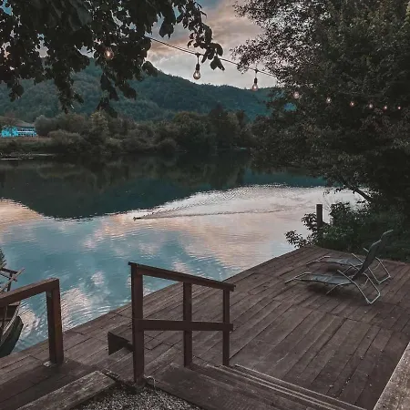 Coast בית נופש בוסנסקה קרופה