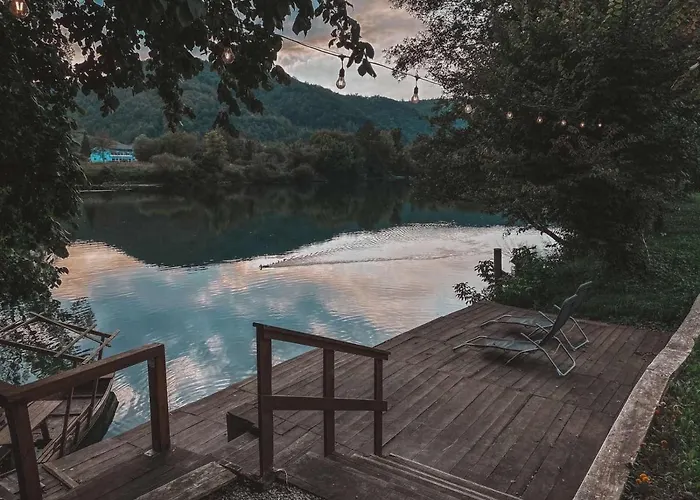 Coast בית נופש בוסנסקה קרופה