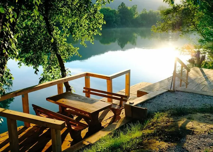 Coast בית נופש בוסנסקה קרופה